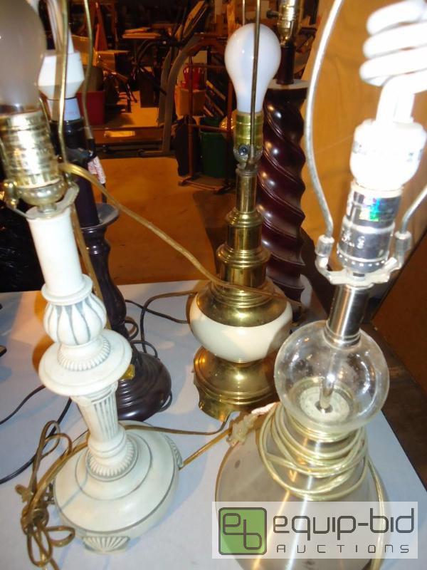 lot 207 image: Lot of Lamps