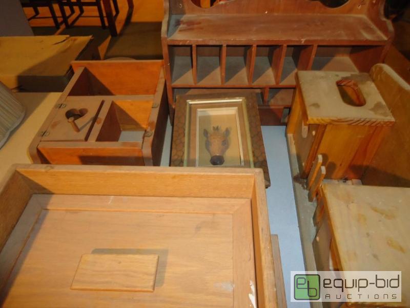 lot 209 image: Large Lot of Woodworking Items