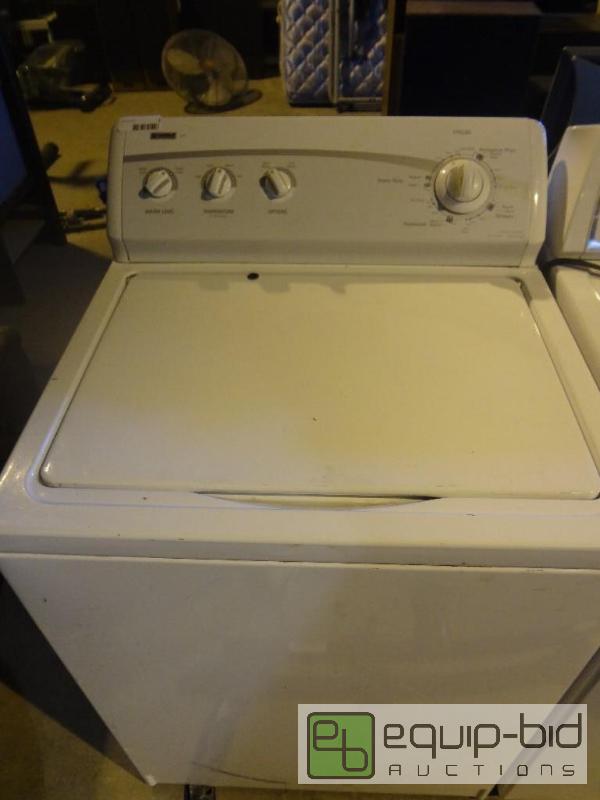 lot 3 image: Kenmore Washing Machine