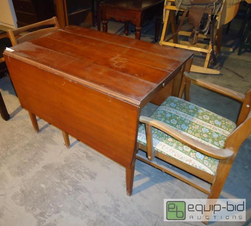 lot 30 image: Dining Table with 2 Chairs