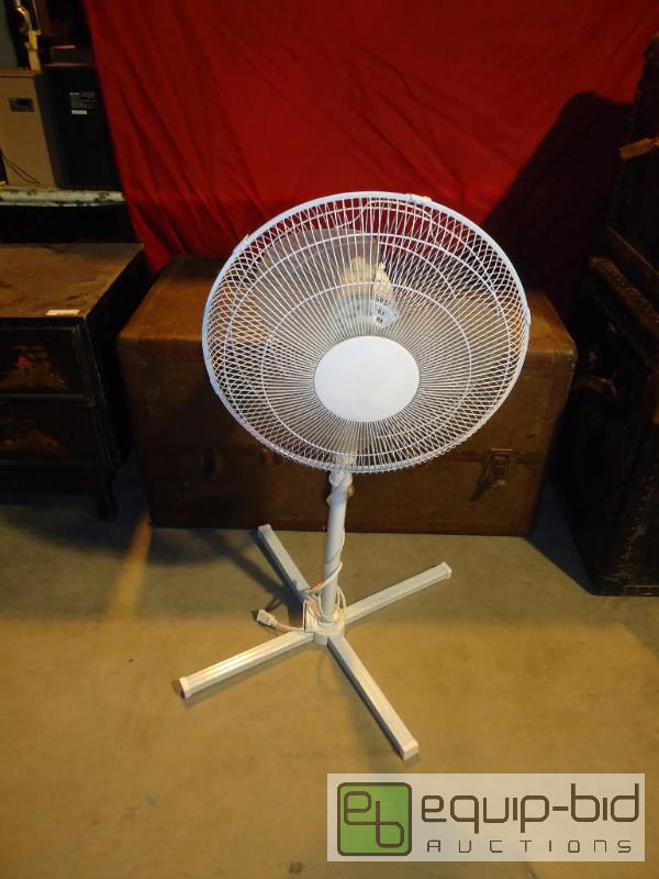lot 82 image: Stand Fan