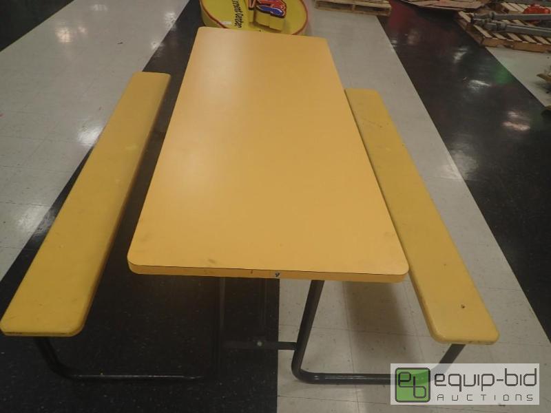 lot 1119 image: Yellow Seating Bench Table