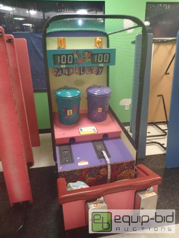 lot 1145 image: Canalley Game Machine