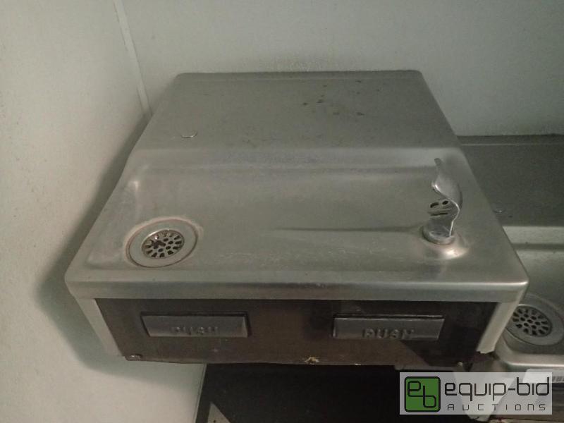 lot 2089 image: Harley Taylor Water Drinking Fountian