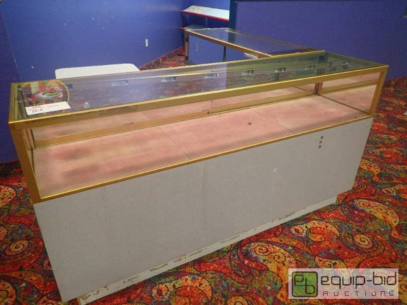 lot 2096 image: Glass Top Display Case