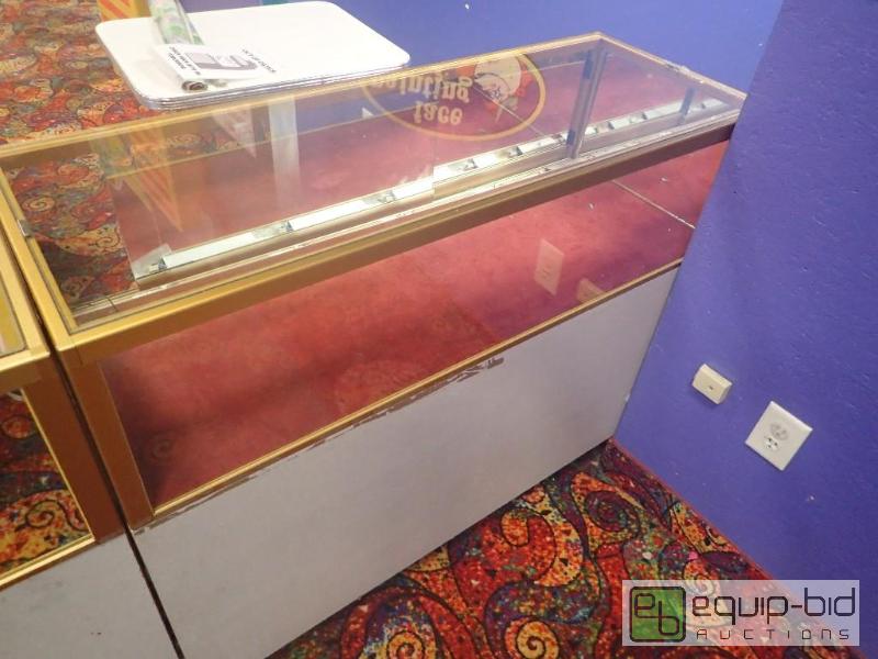 lot 2097 image: Glass Top Display Case
