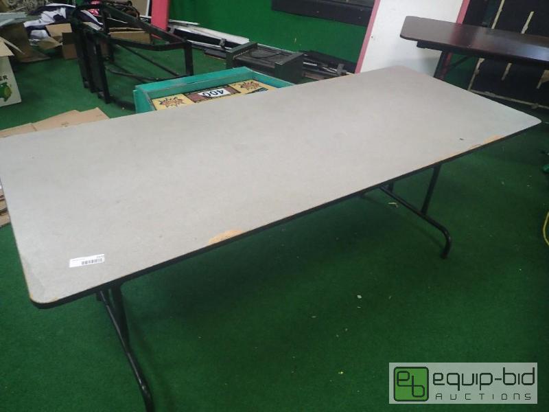 lot 2110 image: Collapsable Table