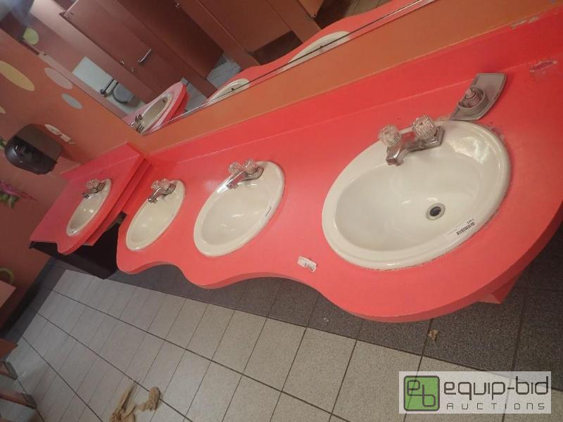 lot 2163 image: 4 Sinks w Base and Mirror