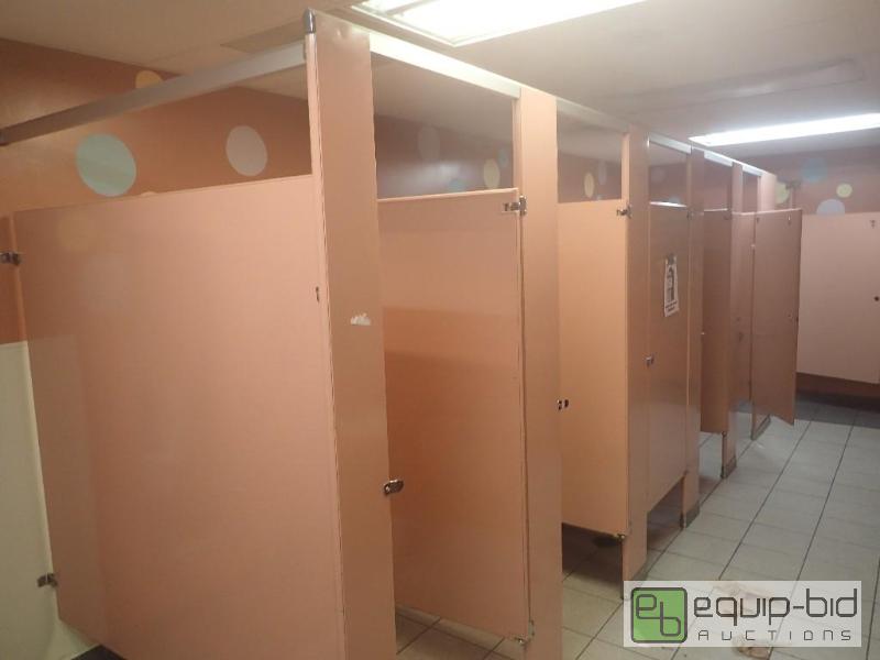 lot 2164 image: 6 Bay Bathroom Divider w Toliet Paper Dispenser
