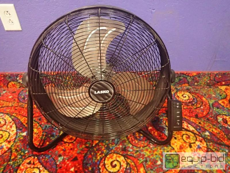 lot 2186 image: 20 Floor Fan