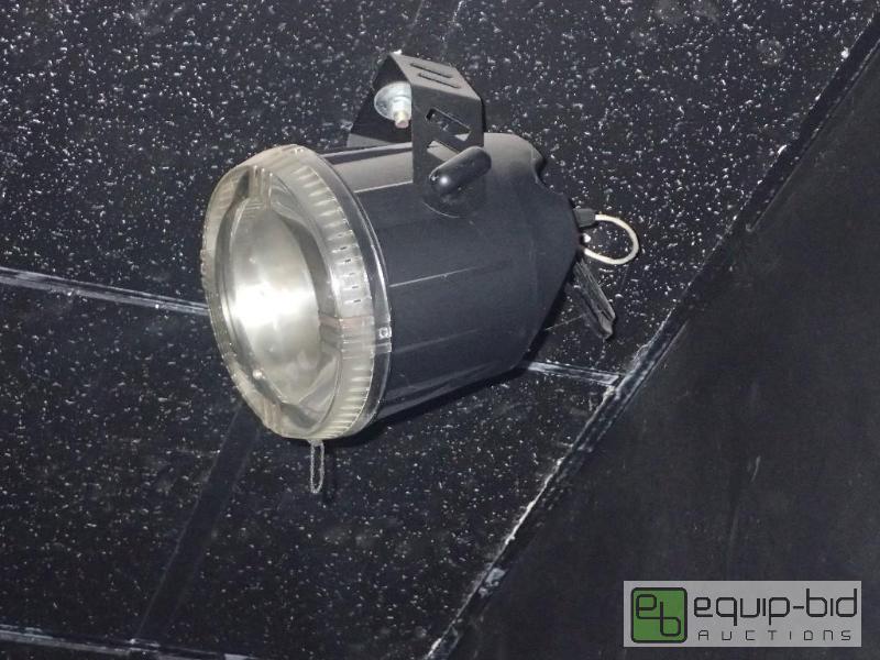 lot 828 image: Strobe Lighting w Censor
