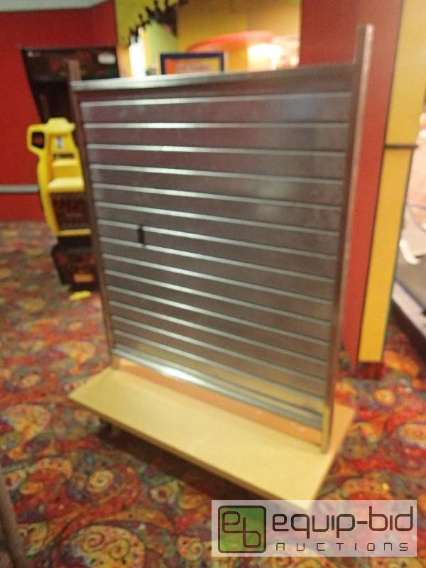 lot 830 image: Display Rack on Casters
