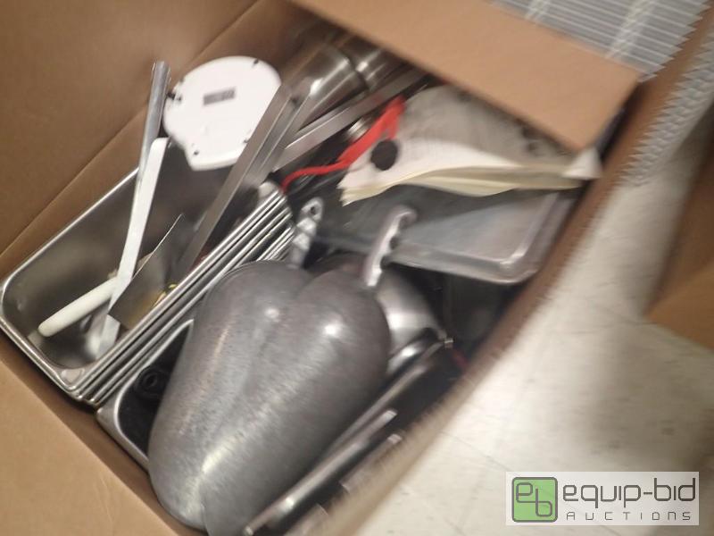 lot 834 image: Lot of Misc Scoops Inserts And More