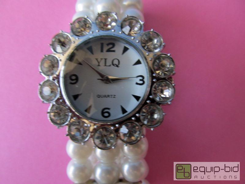 lot 3068 image: NEW YLQ Quartz Watch, Luxury Look at Best Deal Prices