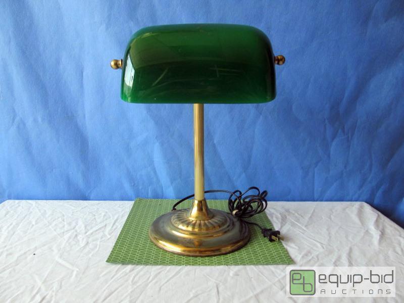 lot 3094 image: Bankers Desk Lamp, Very Cool Light on Stand