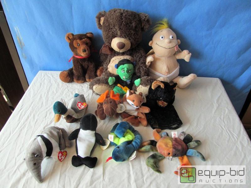 lot 3101 image: Lot of Beanie Babies and Assorted Plush As Pictured