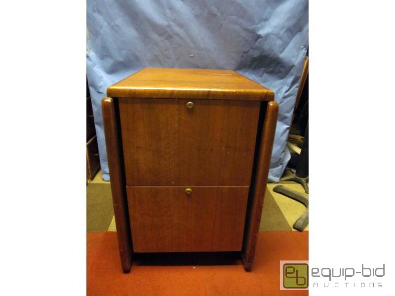 lot 3127 image: Nice Sturdy Wood 2 Drawer DoveTailed with Locks