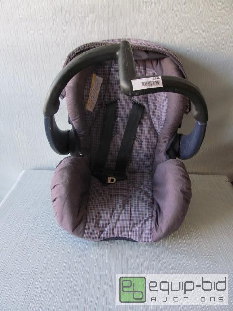 lot 3144 image: Even-Flo Infant Car Seat as pictured