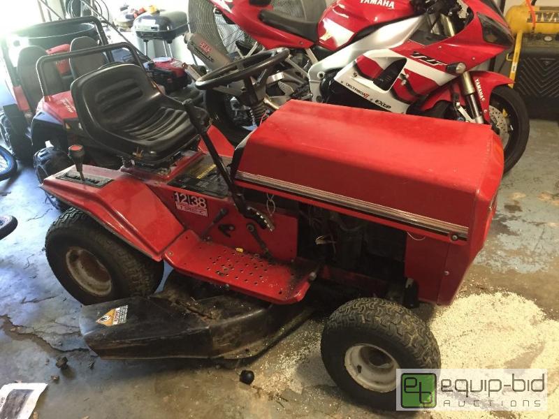 lot 60 image: MTD Rider Mower 38 Deck