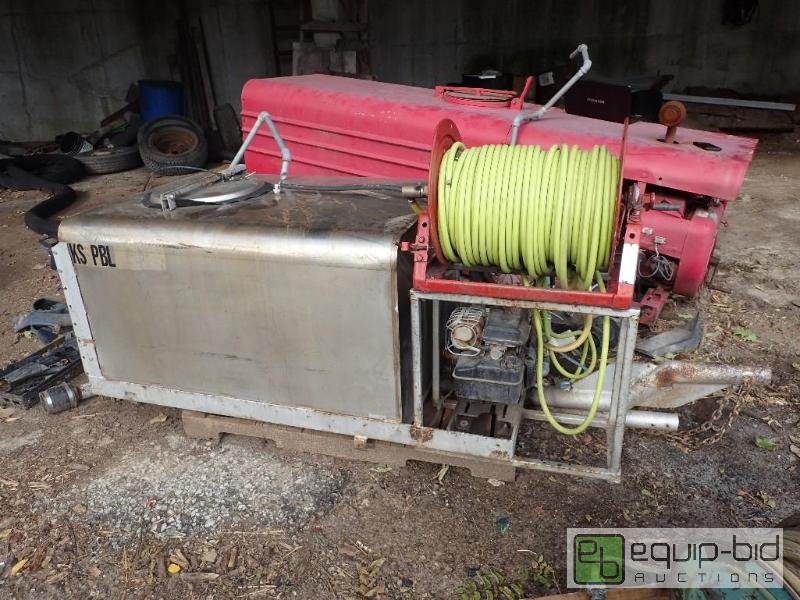 lot 61 image: Gas Powered Chemical Lawn Sprayer