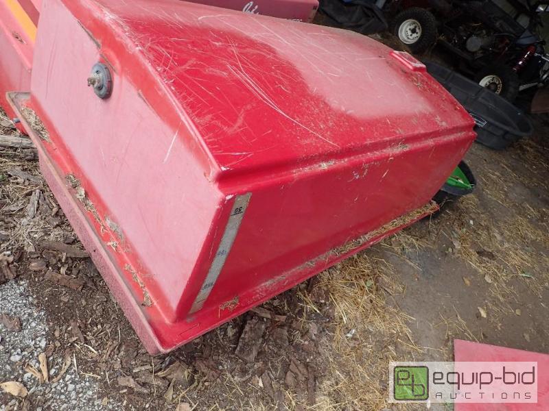 lot 74 image: 300 Gal John Bean Sprayer Tank
