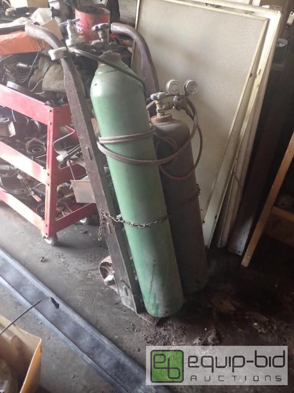 lot 765 image: Oxygen Acetylene Cutting Torch w Cart