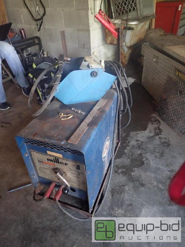 lot 779 image: Miller Electric Arc Welder