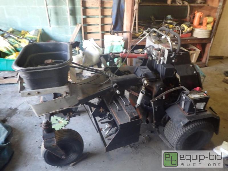 lot 782 image: 2010 Z-Spray Z-Plug Commercial Lawn SprayerSpreader Aerator