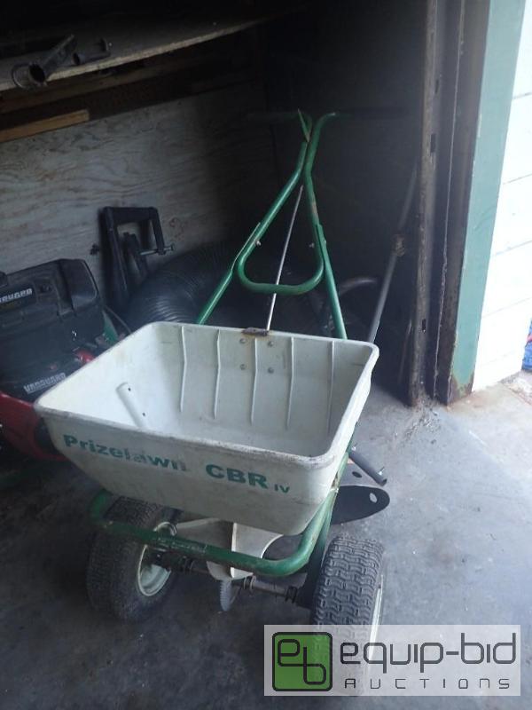 lot 789 image: Lawn And Garden Seed Spreader