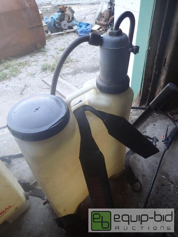 lot 794 image: Shindaiwa Chemmical Sprayer