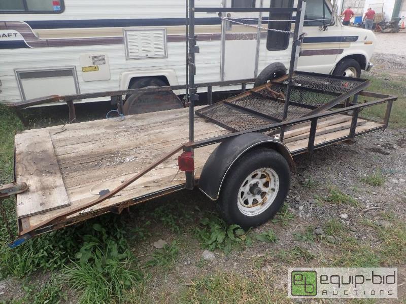 lot 818 image: Lawn Service Utilty Trailer