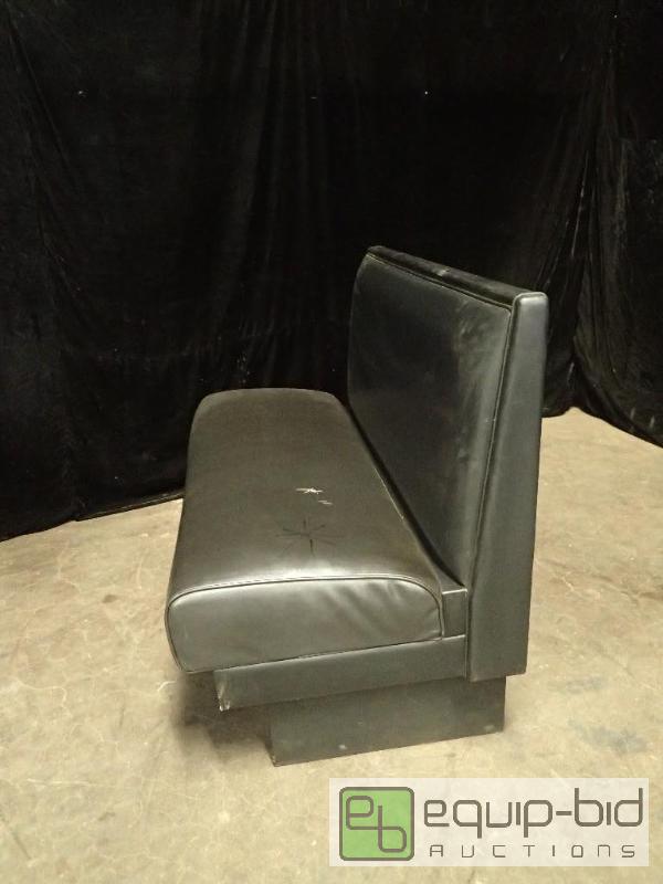lot 1077 image: Single Dining Booth
