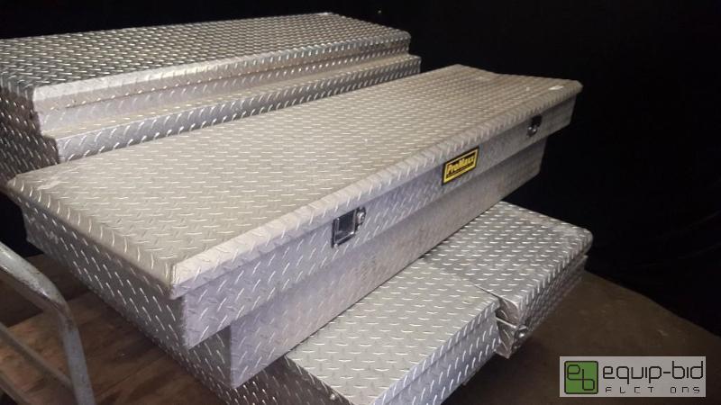 lot 4236 image: Pro Maxx Full Size Truck Tool Box