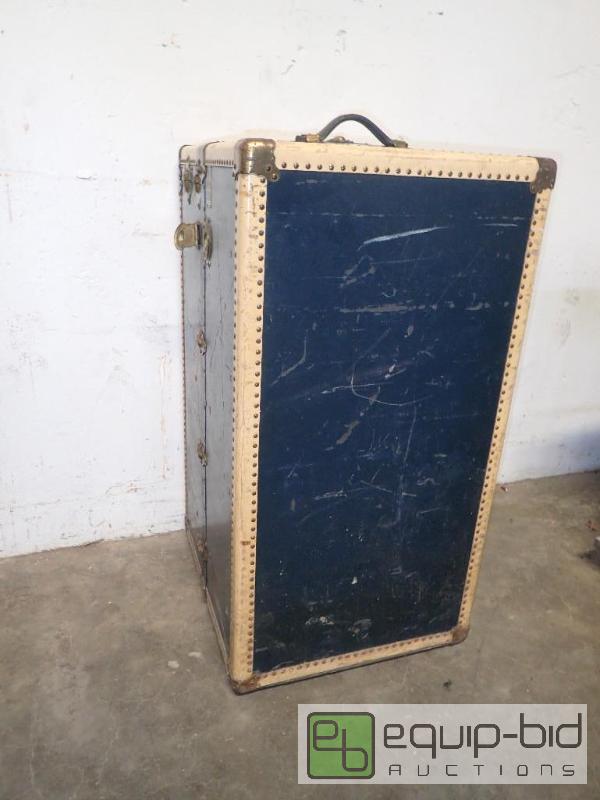 lot 6115 image: Oshkosh Vintage Trunk
