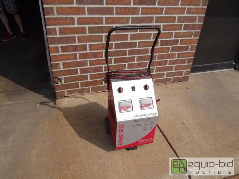 lot 517 image: Solar Octane Series battery Charger (model OS...