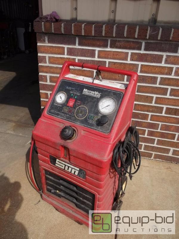 lot 518 image: Snap-On Sun motorvac carbonclean system freon...