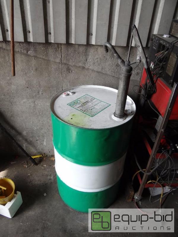 lot 522 image: antifreeze tank &amp pump 55 gallon drum nea...