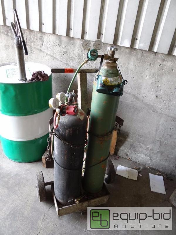 lot 525 image: OxyAcetylene Tanks &amp torches wcart...