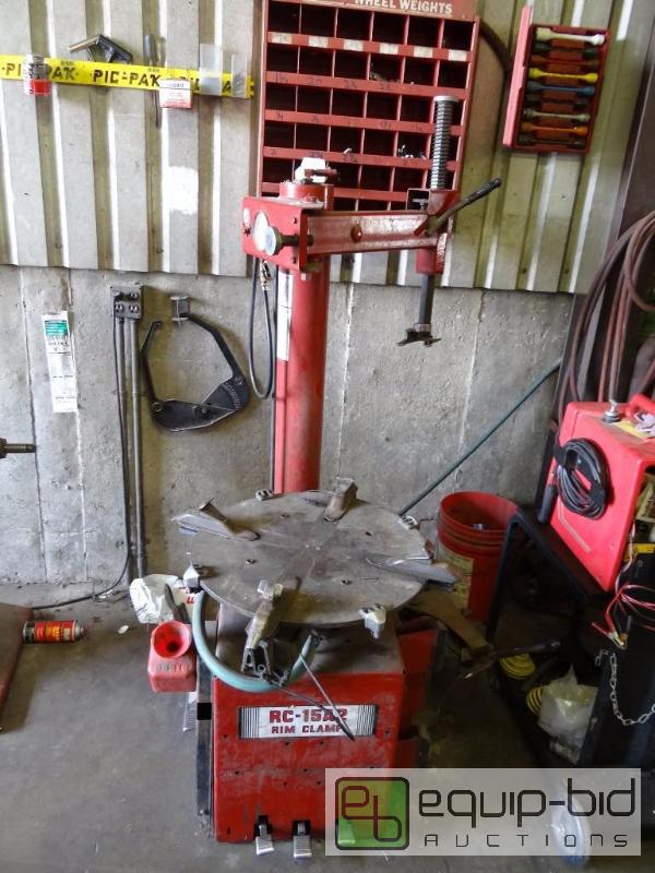 lot 532 image: Coats Tire changer (model RC-15A2) Rim Clamp...
