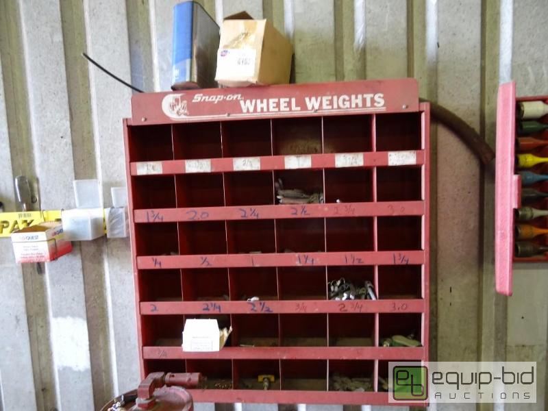 Snap-On Wheel Weights wall rack w/ contents | KDOR Seizure