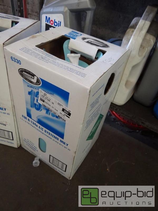 lot 543 image: Johnsens R134a refrigerant full tank...
