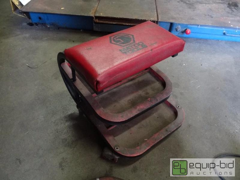 lot 557 image: Matco stool creeper...