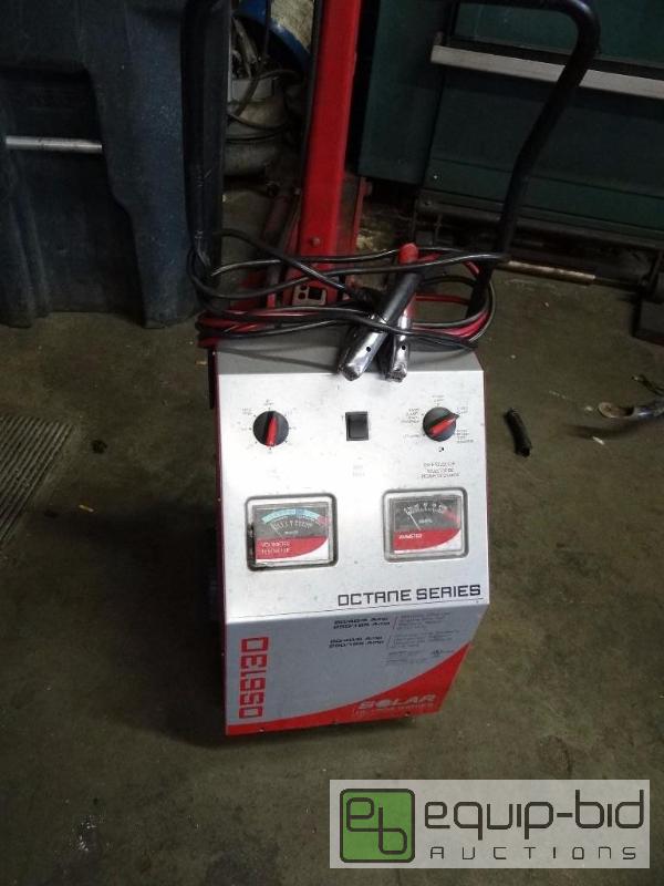 lot 560 image: Solar Octane Series battery Charger (model OS...