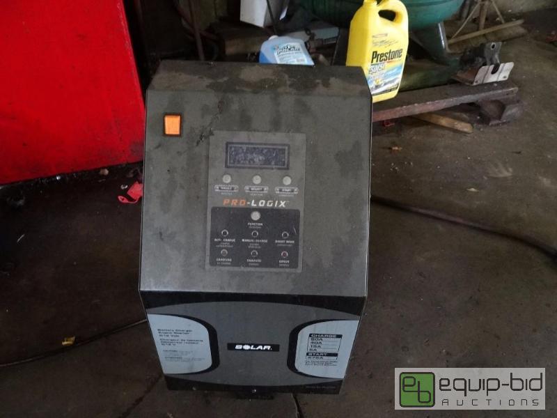 lot 567 image: Solar Pro Logix portable battery charger...