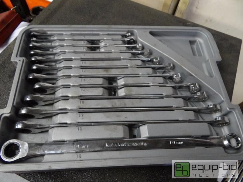 lot 576 image: GearWrench 12 pc 8-19mm dbl box end wrenche s...