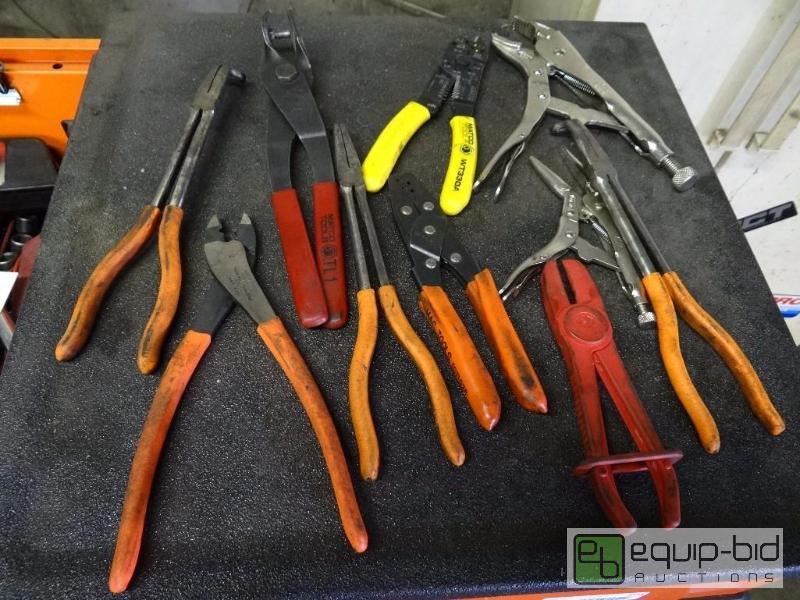 lot 608 image: Matco &amp MacTools lot of various types of ...