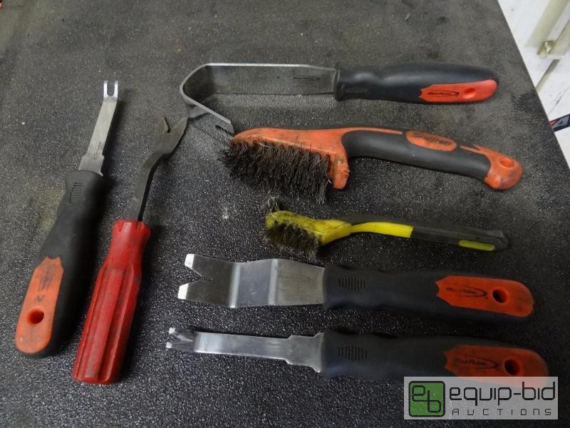 lot 613 image: Snap-On &amp Blue point 7pc lot of various p...