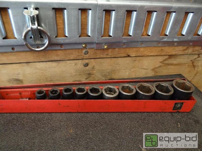 lot 631 image: Matco 10 piece38 wobble impact...