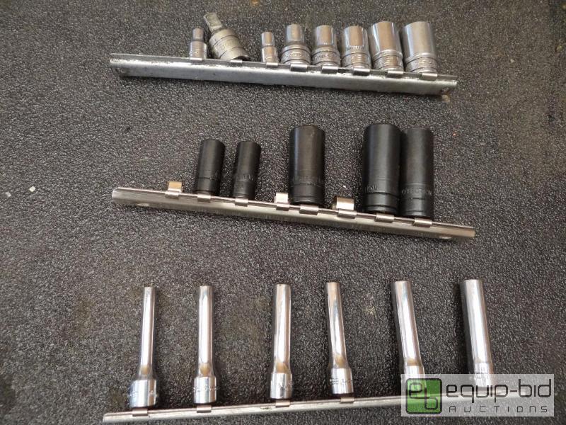 lot 639 image: 3 different groupings Snap-on sockets...