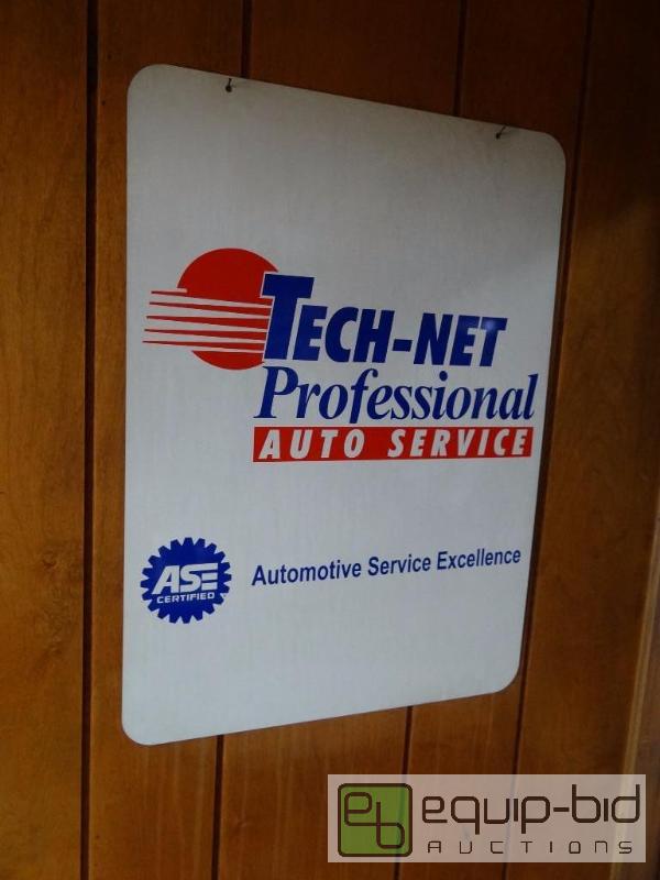 lot 642 image: Tech-Net Professional Auto Service tin sign...